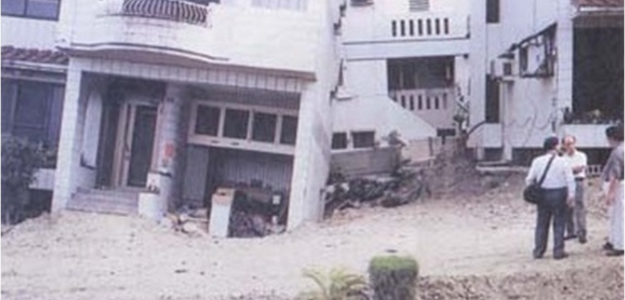 土壤液化嚴重地區的建築,經較大地震震棟後,將產生連續性變形狀態,應盡快進行房屋健檢及改建。
